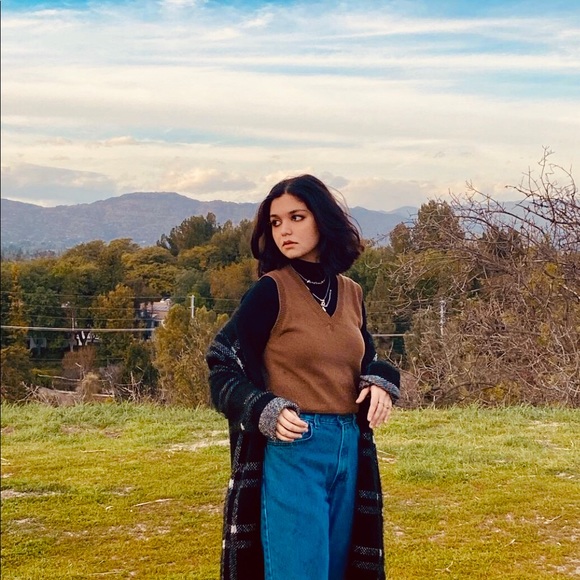 Meet your Posher, Nina - Picture 1 of 1